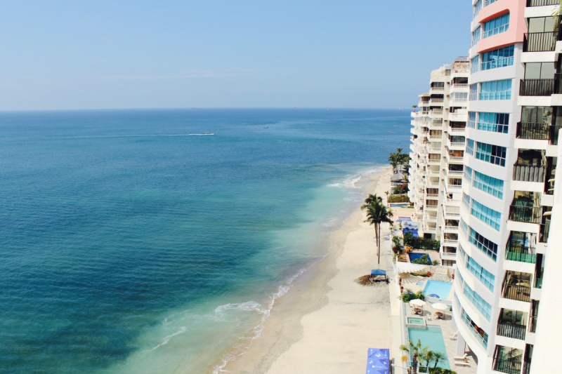 chambre-hote-AIGUINES-min_beach_ocean_shore_hotel_palm_tree-33726